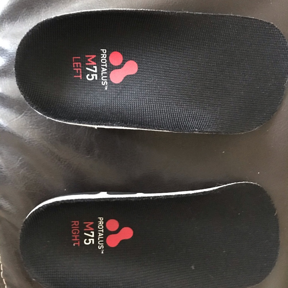 Flat feet arch supports great for wide feet.